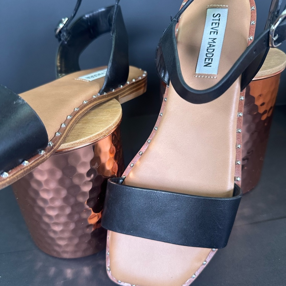 Steve Madden Women's Theories Flat Sandal - Picture 4 of 12